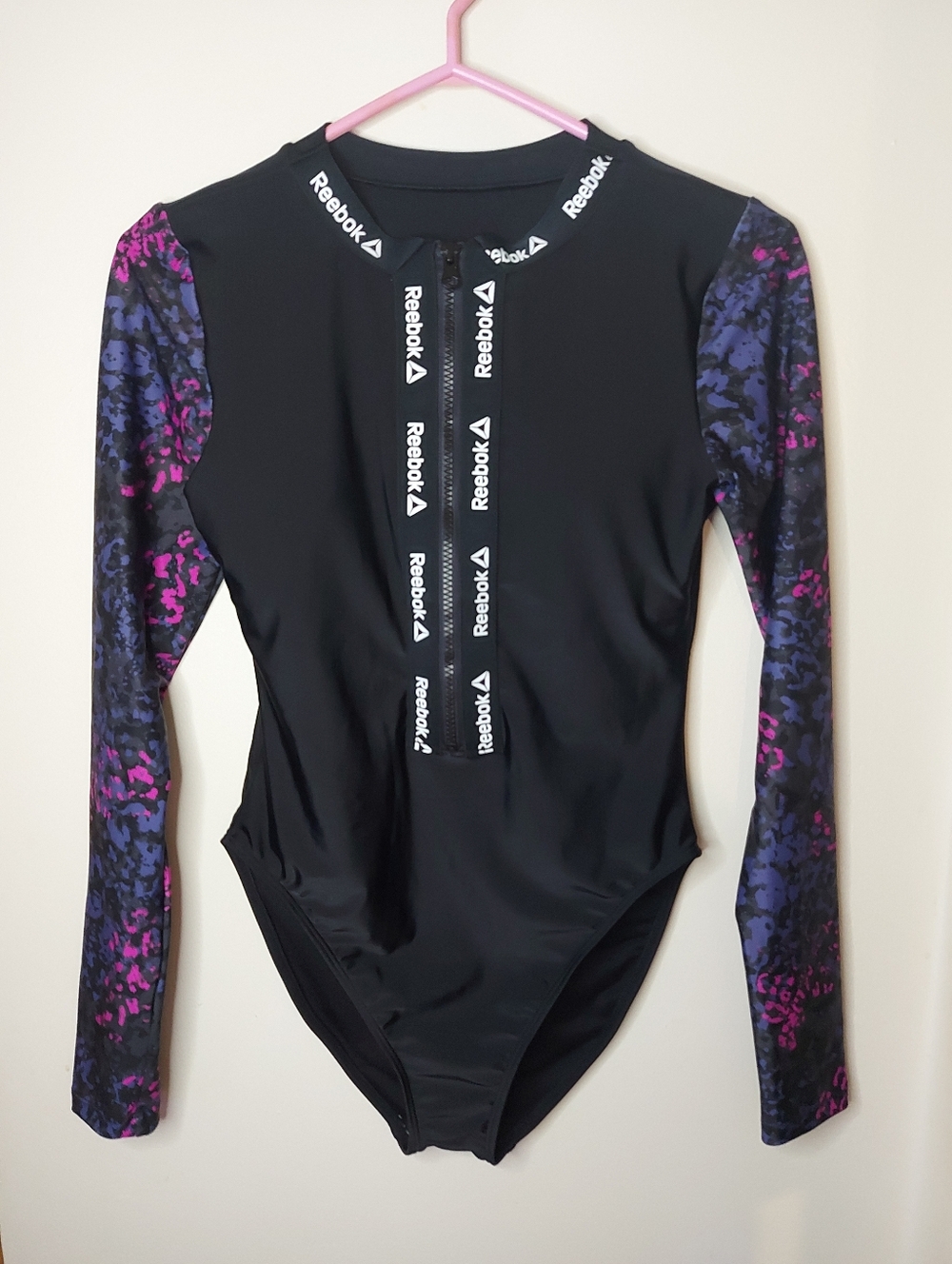Reebok Long Sleeve Zip Rashguard - Picture 4 of 5